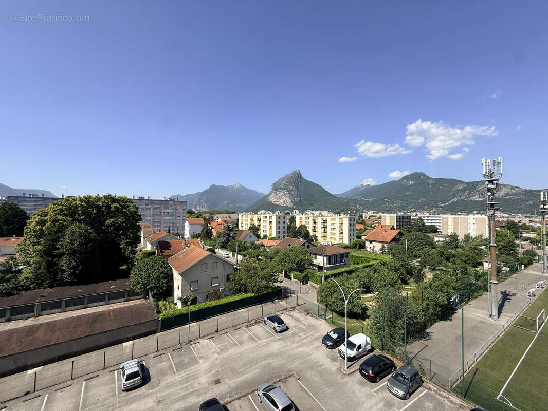 HIDRI IMMO PLUS vous propose en Exclusivité un appartement T4 avec balcon, cave et parking fermé à Fontaine - photo 11