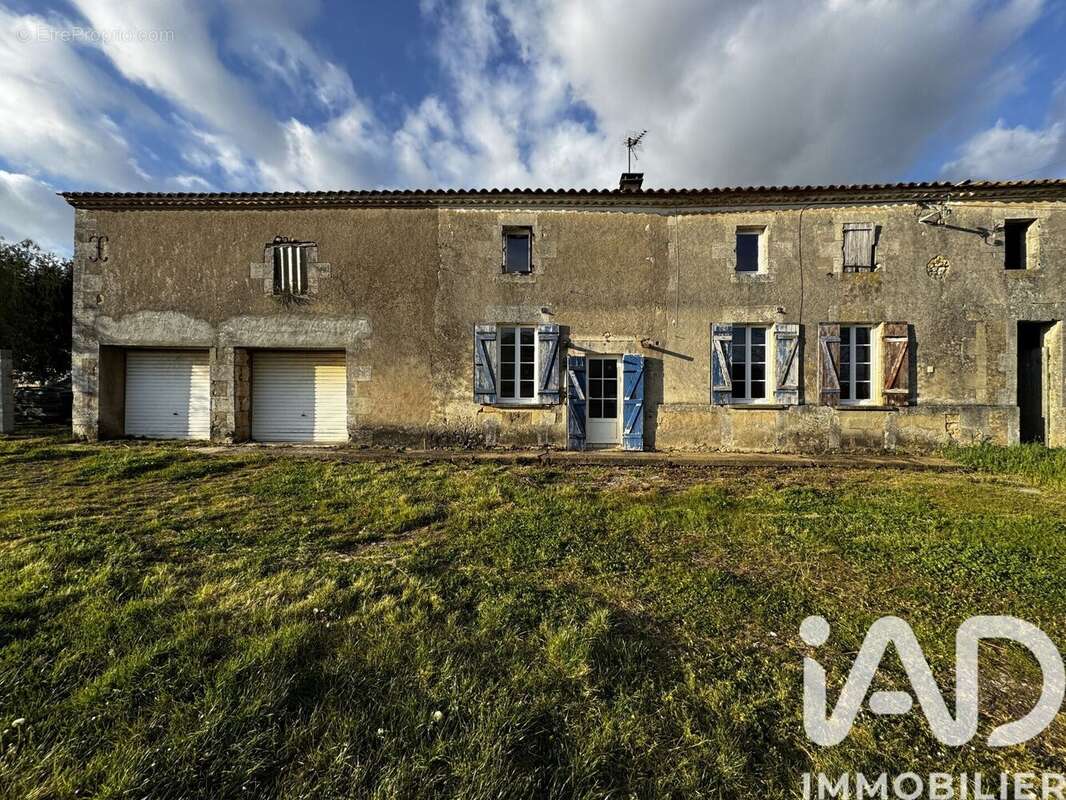 Photo 1 - Maison à SAINT-BONNET-SUR-GIRONDE