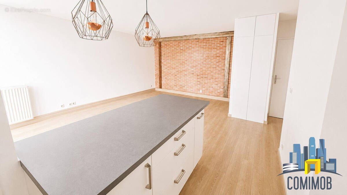 Appartement à COURBEVOIE