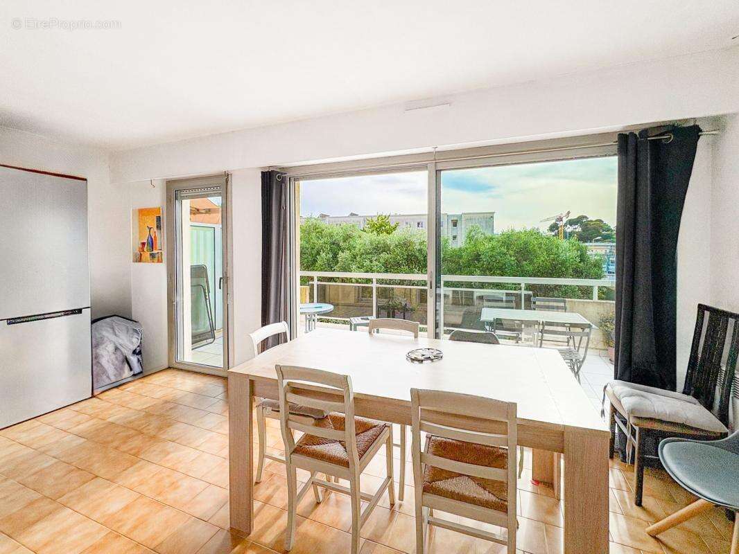 Appartement à LE CANNET