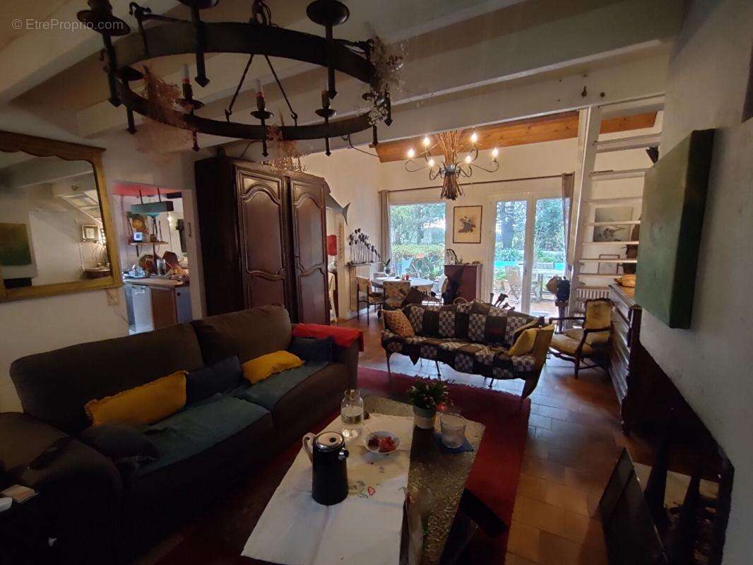 Maison à SAINT-LYPHARD