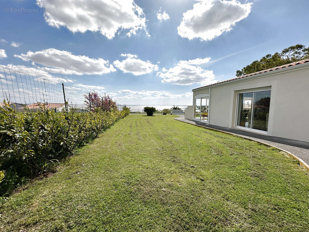 Maison à BARZAN