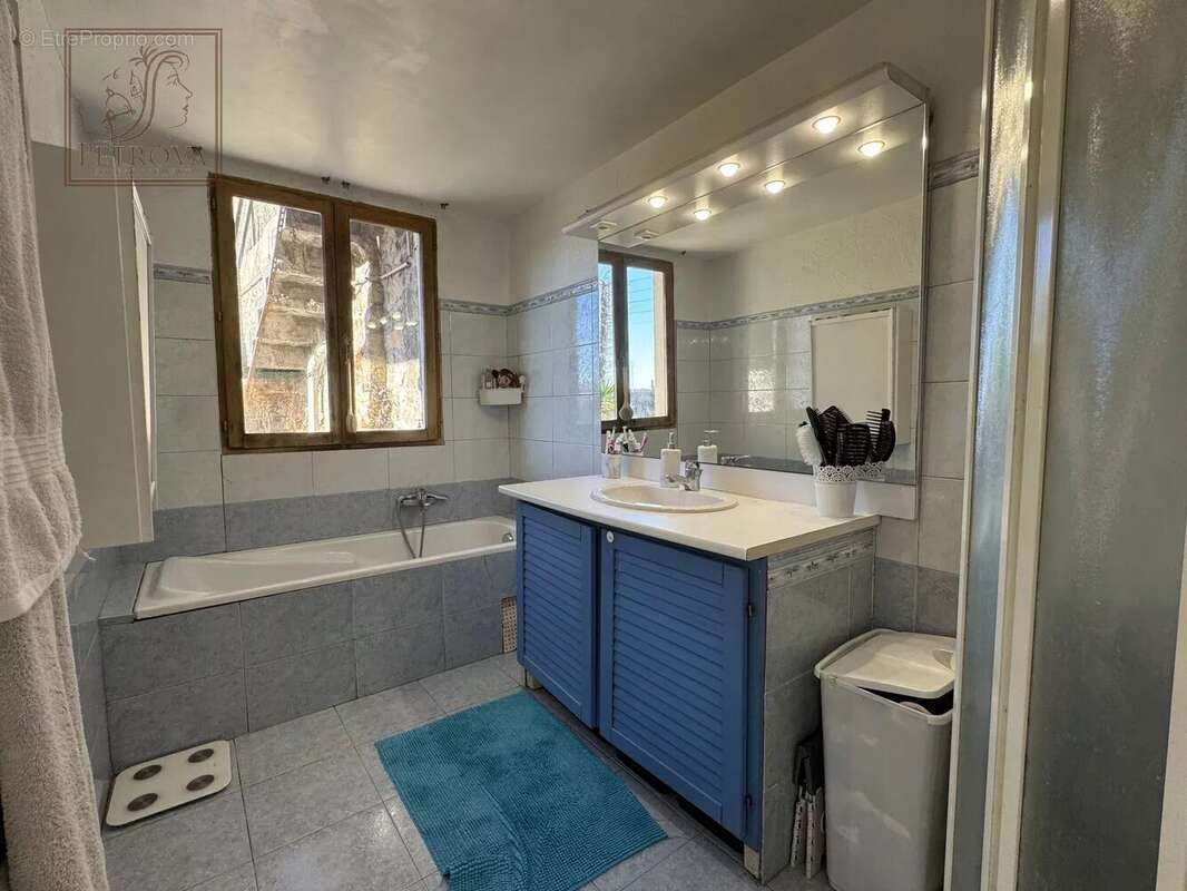Appartement à SAINT-ANDRE-DE-LA-ROCHE