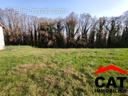 Terrain à VERNOU-LA-CELLE-SUR-SEINE