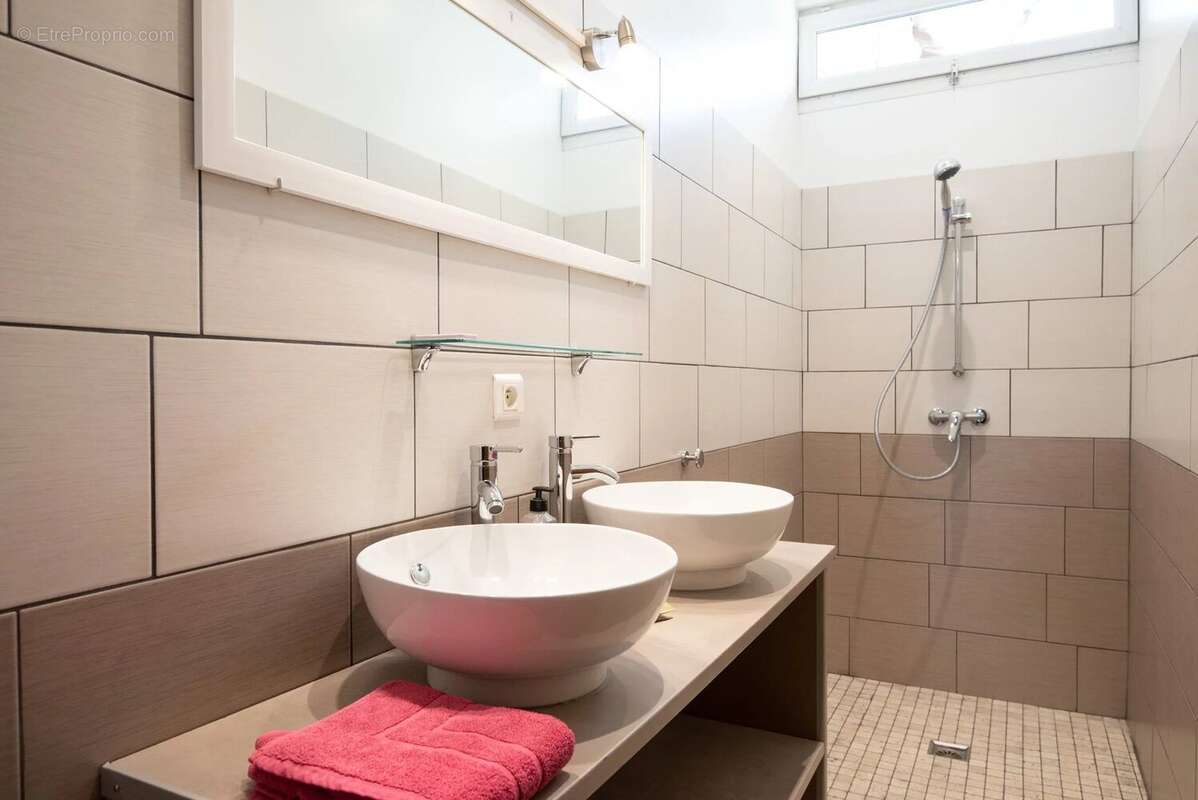 Domaine avec maison,  gîtes, auberge, parc - photo 11