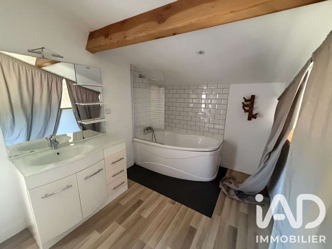 Maison 265 m² à Angouleme  - photo 6