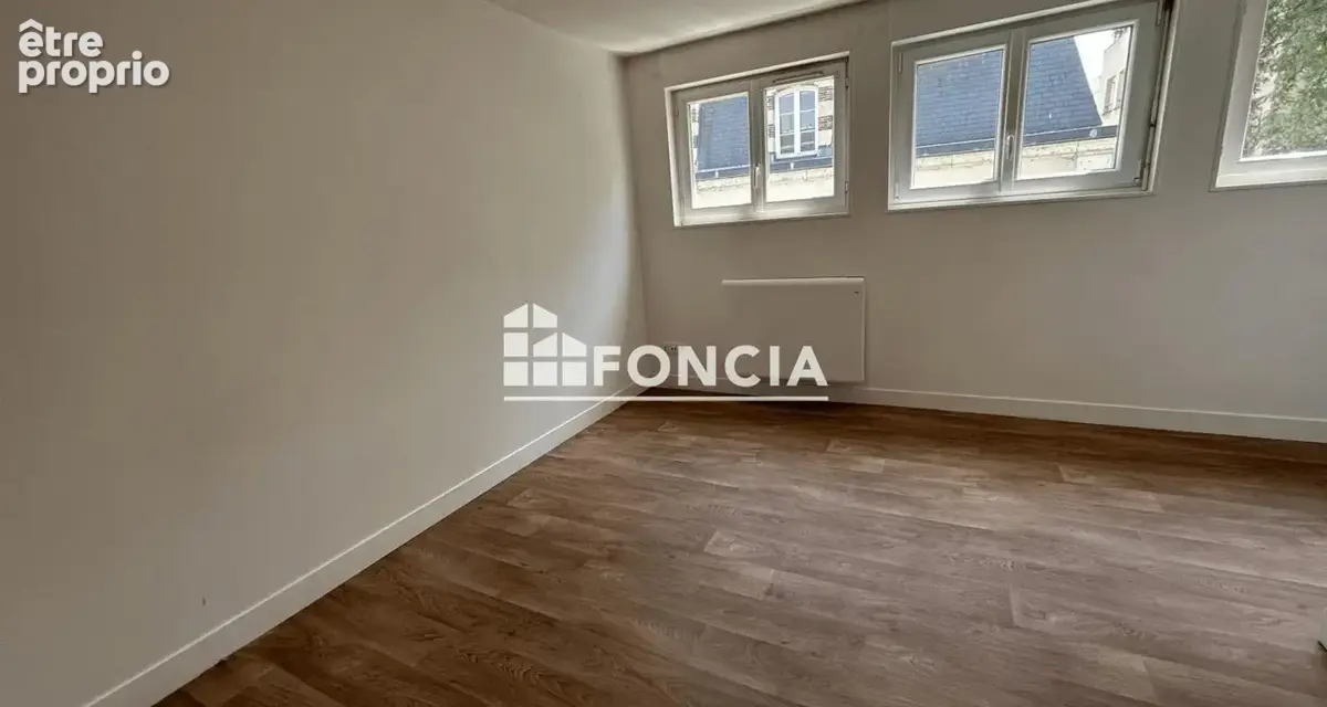 Immeuble avec locaux commerciaux et appartements - photo 3