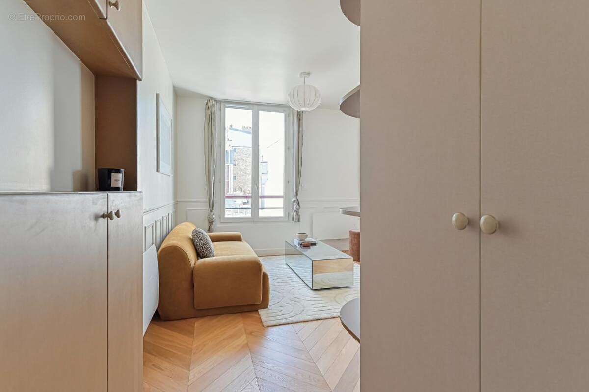 Appartement à PARIS-11E