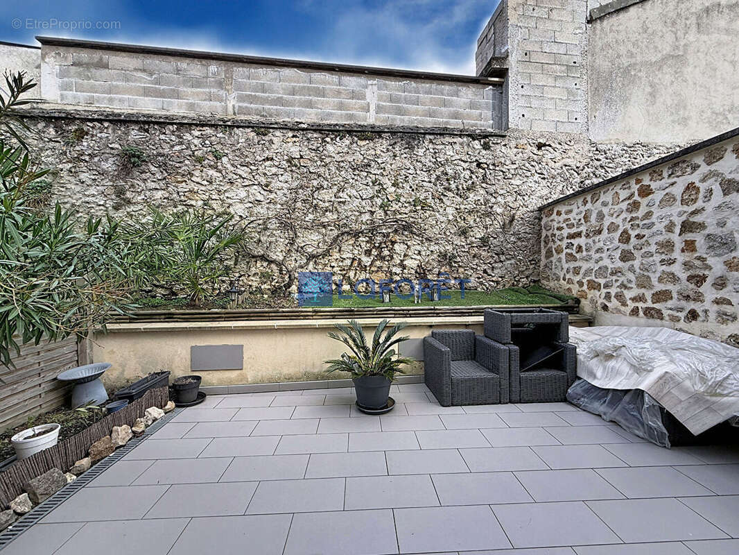 Maison à SAINTRY-SUR-SEINE