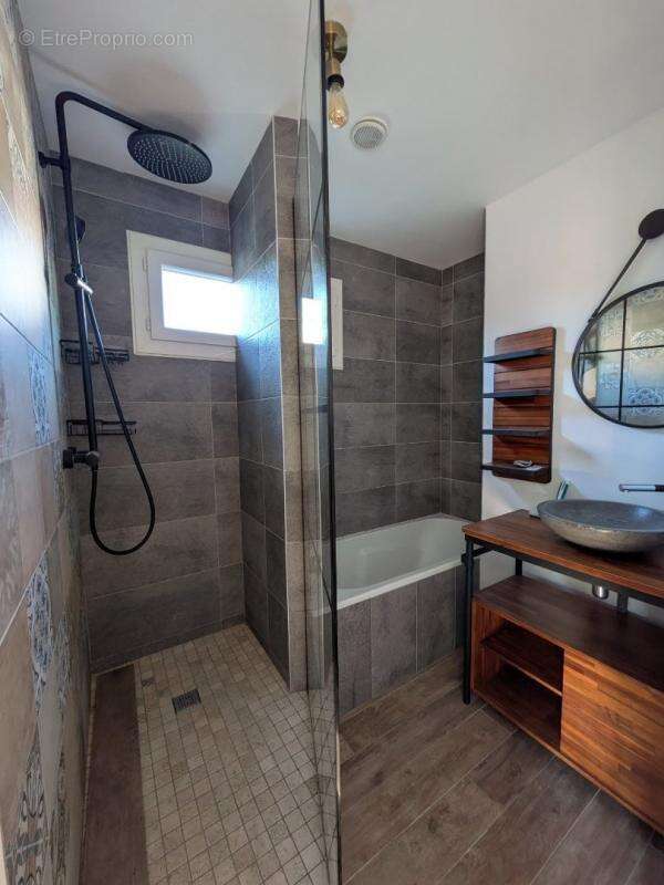 Maison à SAINT-SAUVEUR-SUR-ECOLE