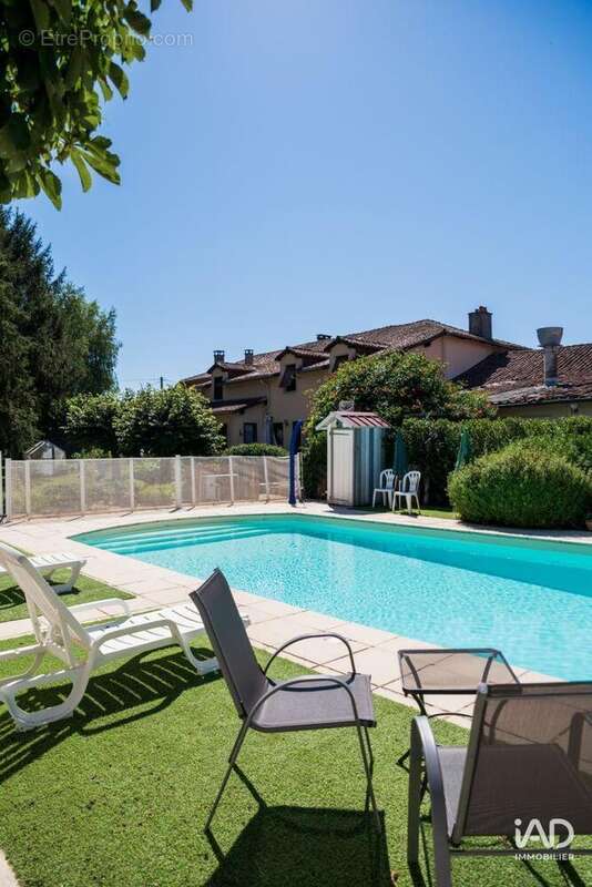 Photo 2 - Commerce à SEREILHAC