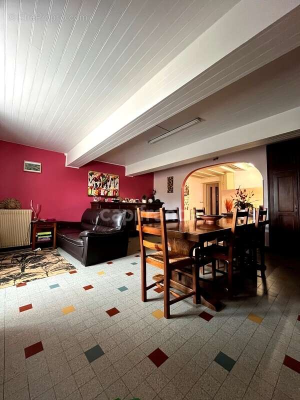 A vendre et rénover : Ancien corps de ferme 9 pièces, 6 chambres, au coeur d'un village proche de MAUVEZIN (32) - photo 9