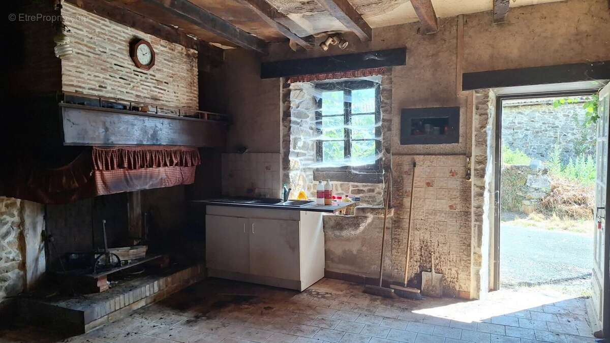 Maison de hameau à renover 16310 - photo 4