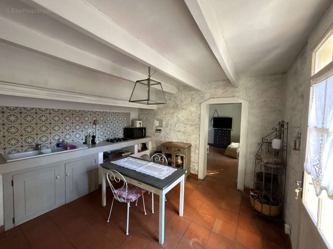 Maison à SAINT-QUENTIN-LA-POTERIE