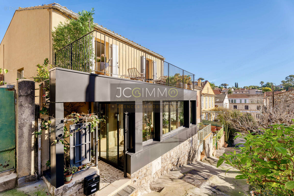 Maison à HYERES