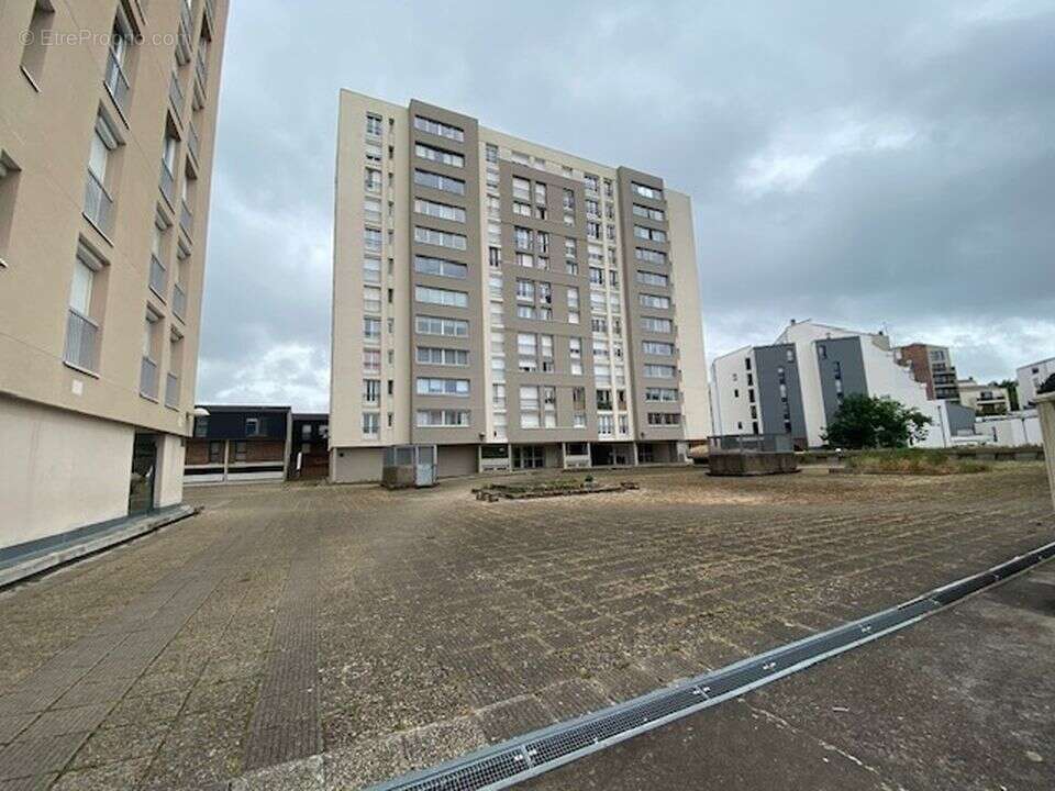 a vendre : appartement T2, vendu loué, Orléans, la Source,  - Appartement à ORLEANS