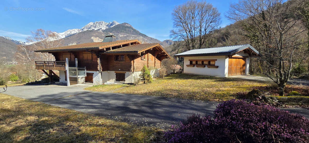 Maison à GIEZ