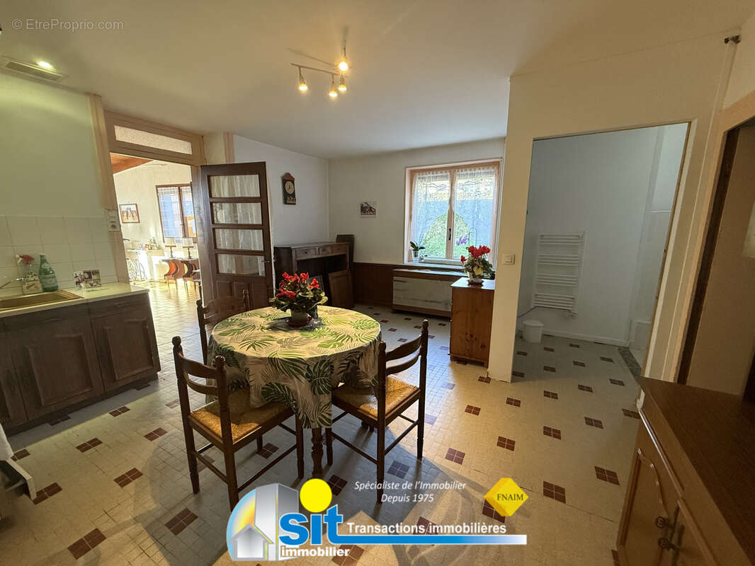 Maison à LES COTES-D'AREY