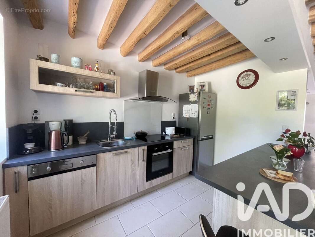 Maison 208 m² à Saint-Valerien  - photo 4