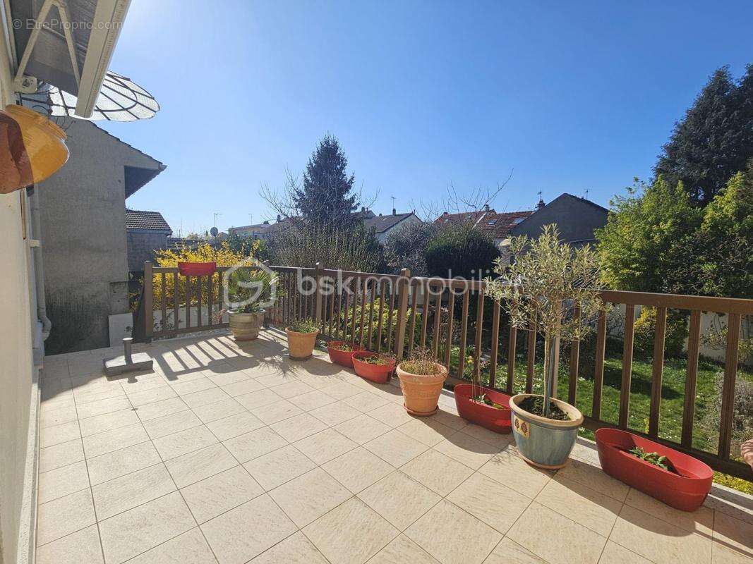 Pavillon possible 2 logements et 4 chambres 156m² garage jardin 340m² - photo 11