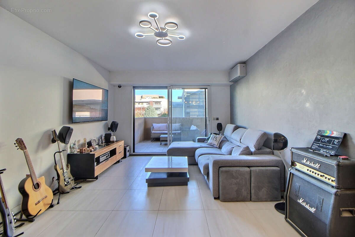 Appartement à LATTES