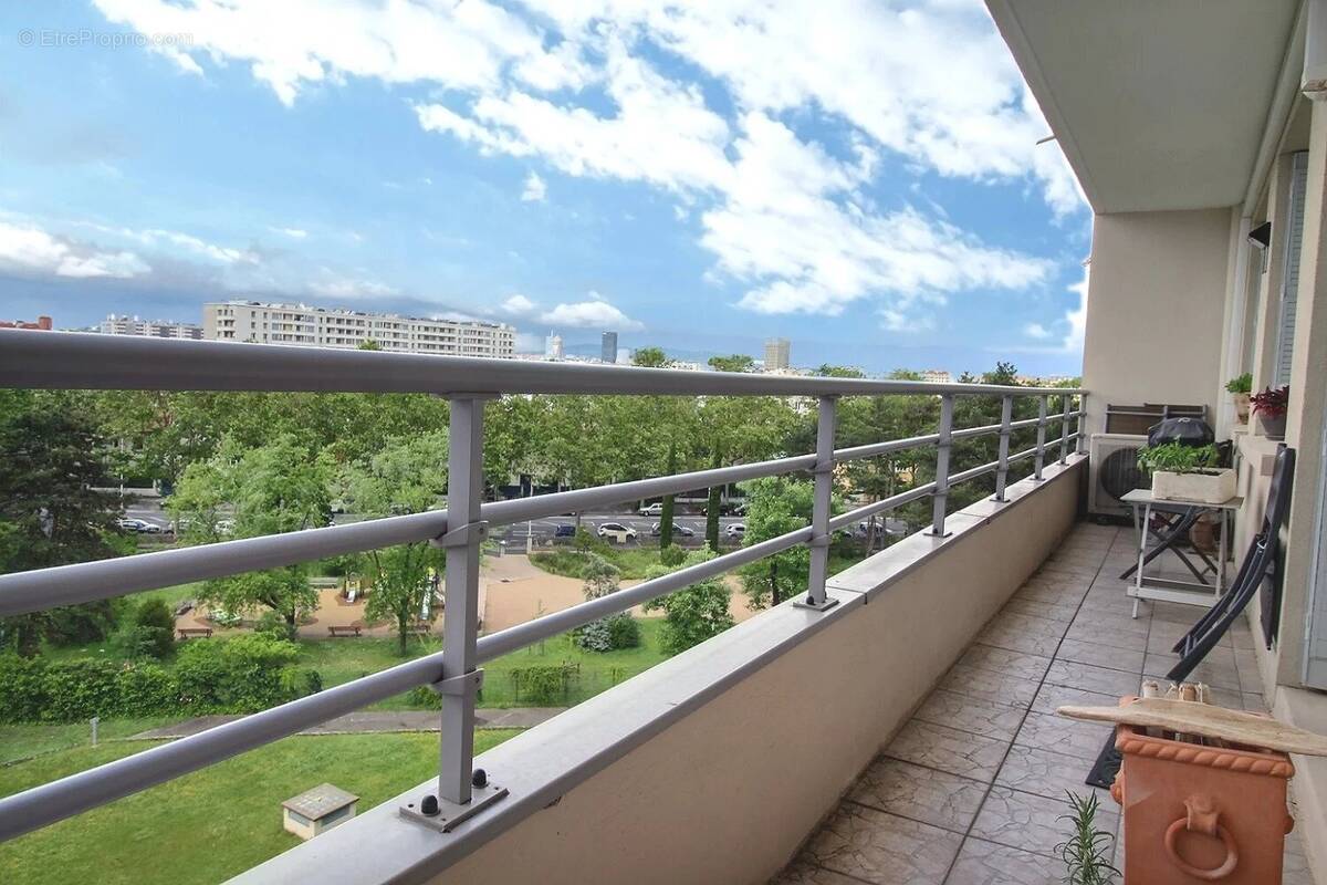 Appartement à LYON-8E