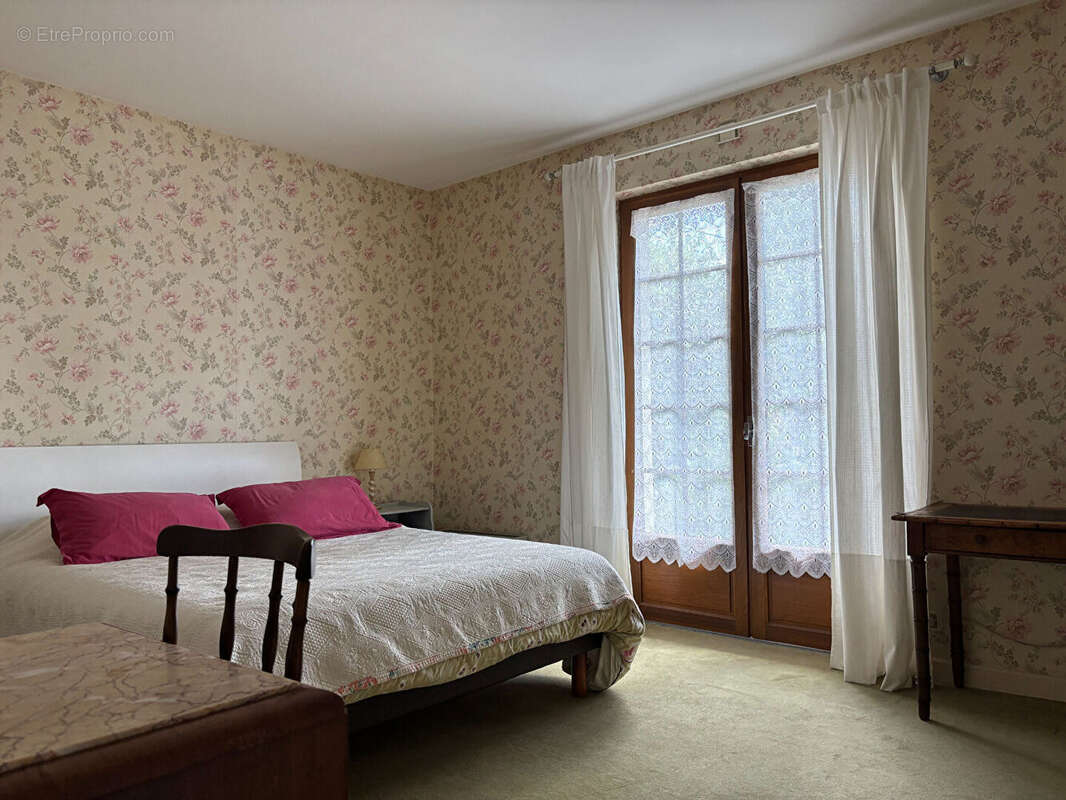 Maison proche de toutes commodités, 8 pièces, 6 chambres, 185 m² sur 2913 m² de terrain - photo 10