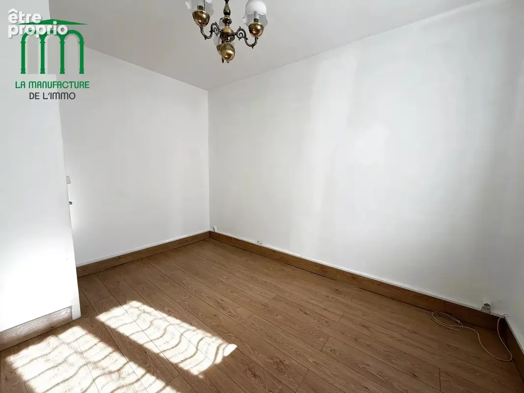 Appartement F3 - 72,58M2 - 2 Caves - Garage - Saint-Etienne/ Bergson - La Terrasse - photo 7