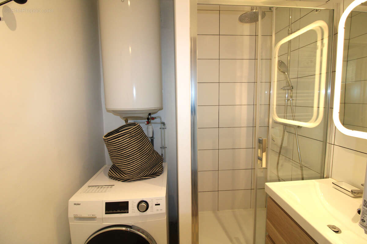 Appartement à MARSEILLE-5E