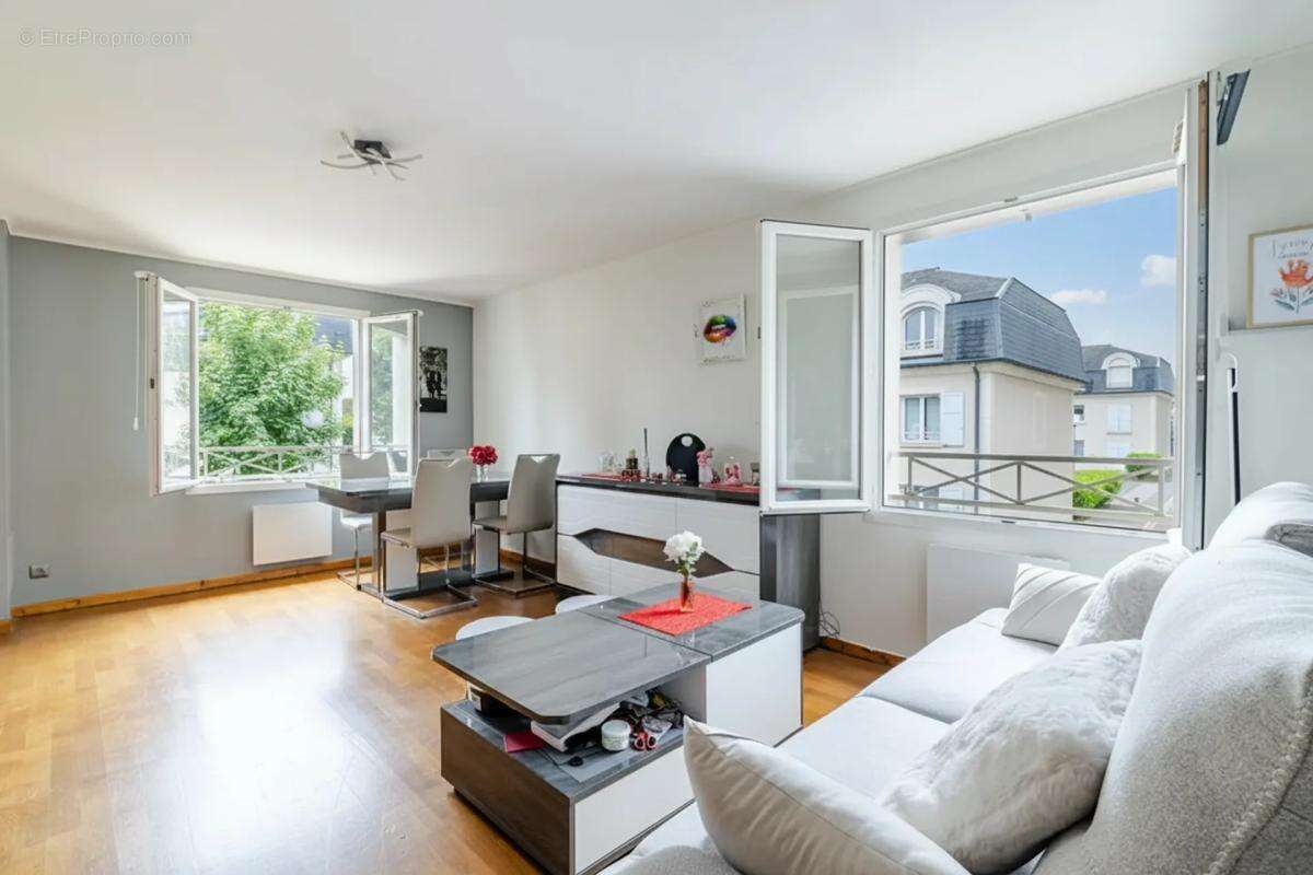 Appartement à LOUVRES