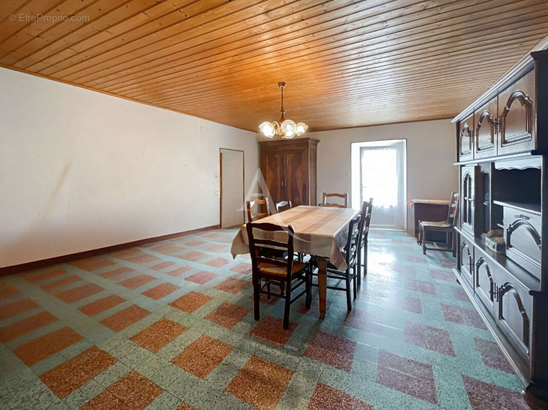 Maison à rénover à Sainte Radégonde Des Noyers - photo 5