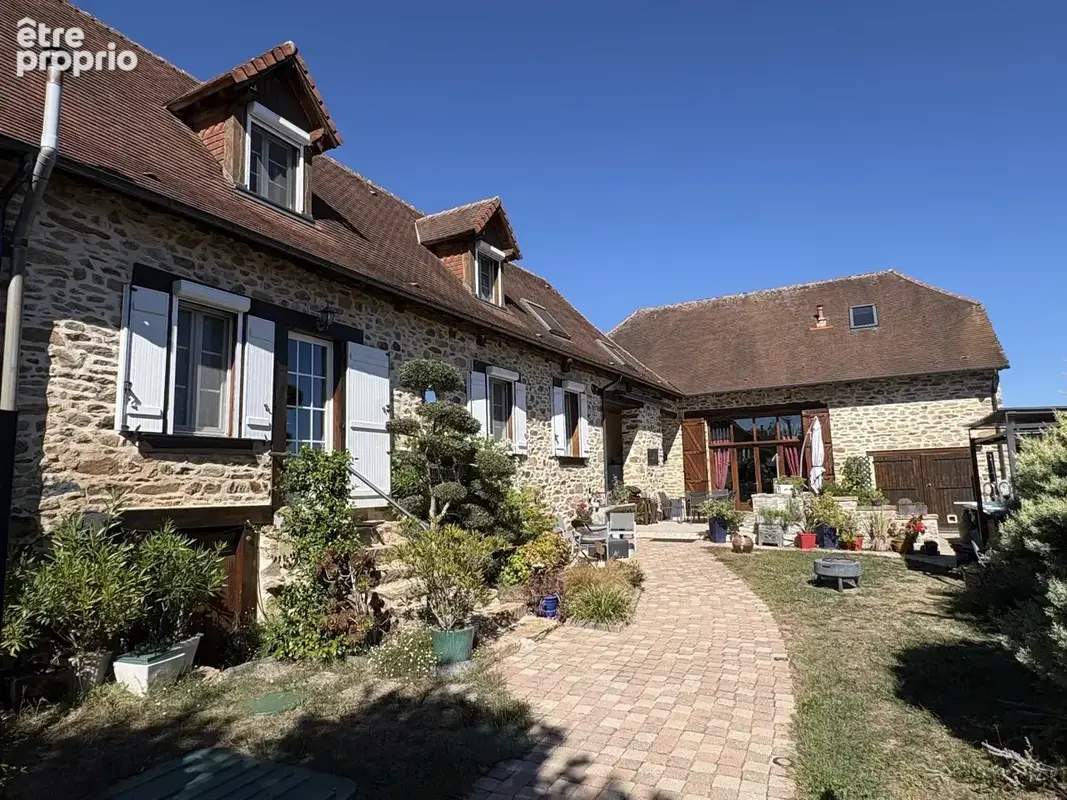 Photo Maison à Meuzac au prix de 354 000€