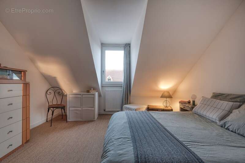 Appartement à NEAUPHLE-LE-CHATEAU