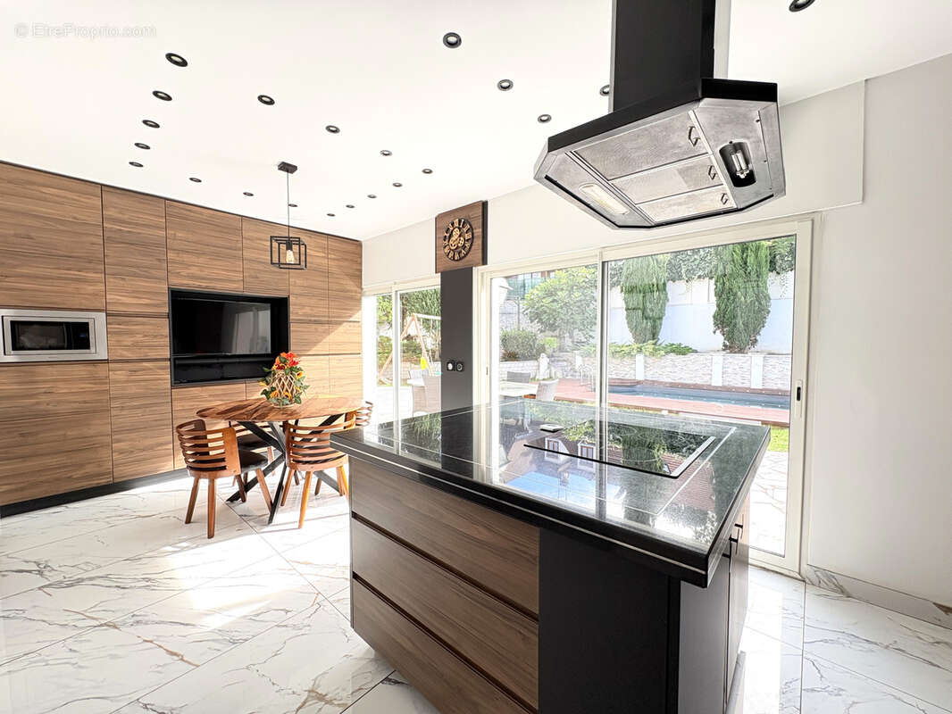 Maison à CHENNEVIERES-SUR-MARNE