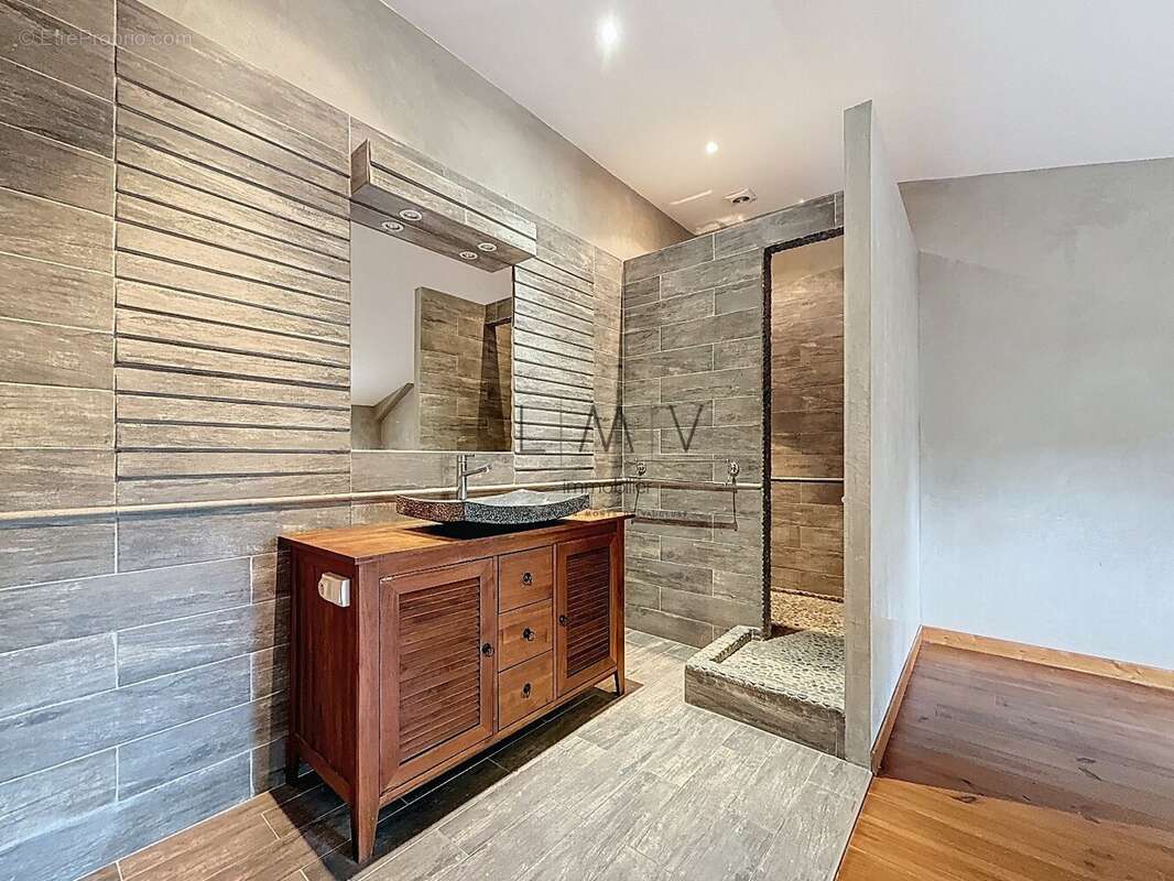 Maison à L&#039;ISLE-SUR-LA-SORGUE