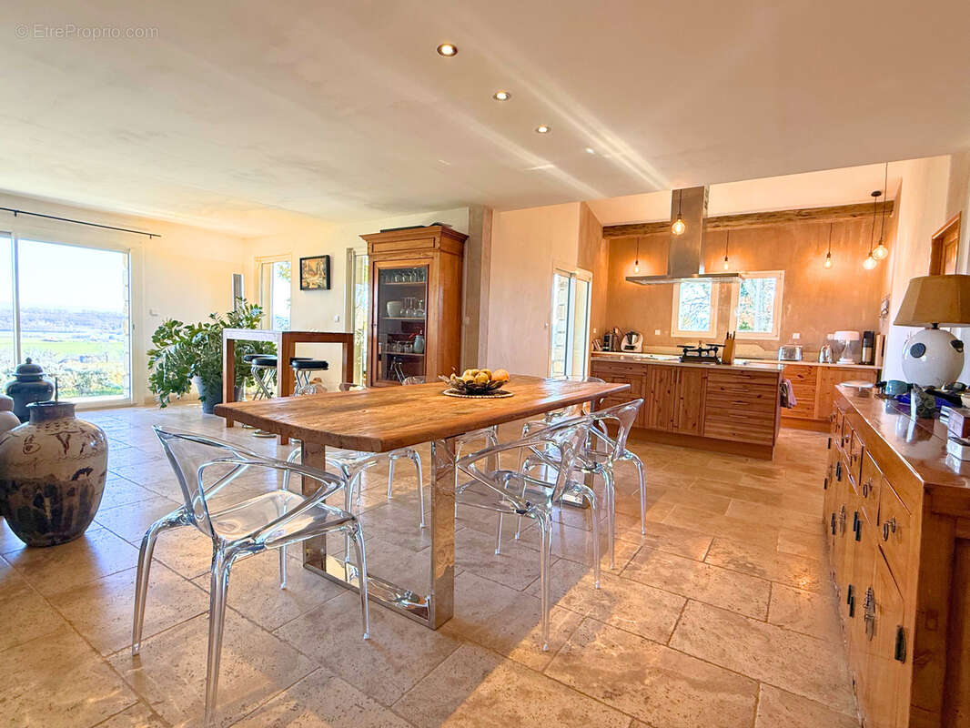 Maison à FORCALQUIER