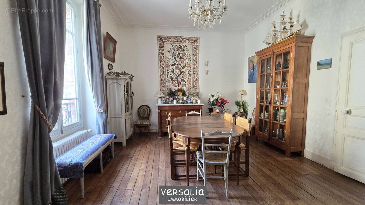 Appartement 6 pièces, 4 chambres. Proche Gare Rive Droite. - photo 4