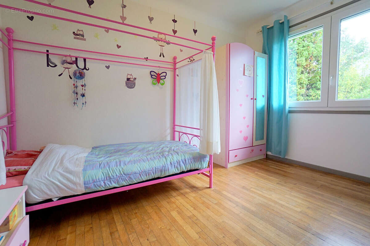 Maison à MEZIERES-SUR-SEINE