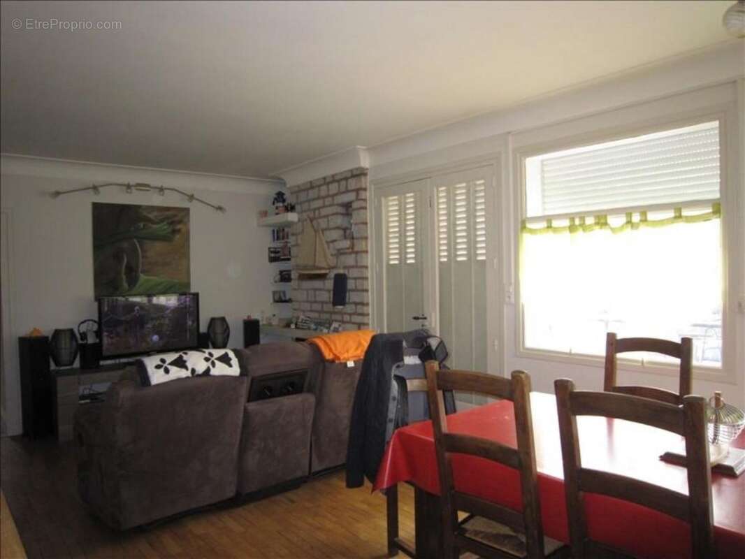 Maison Ancienne de 91m2 à proximité des Commerces pour investissement locatif. - photo 2