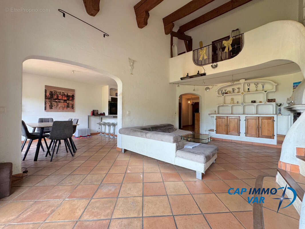 Maison à LE CASTELLET