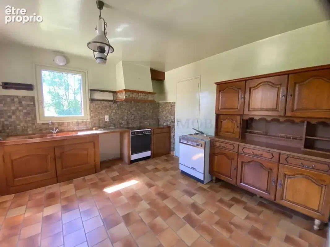 Jolie maison avec jardin de 1482 m². a proximite immediate d'un village medieval tous commerces (46700) - photo 9