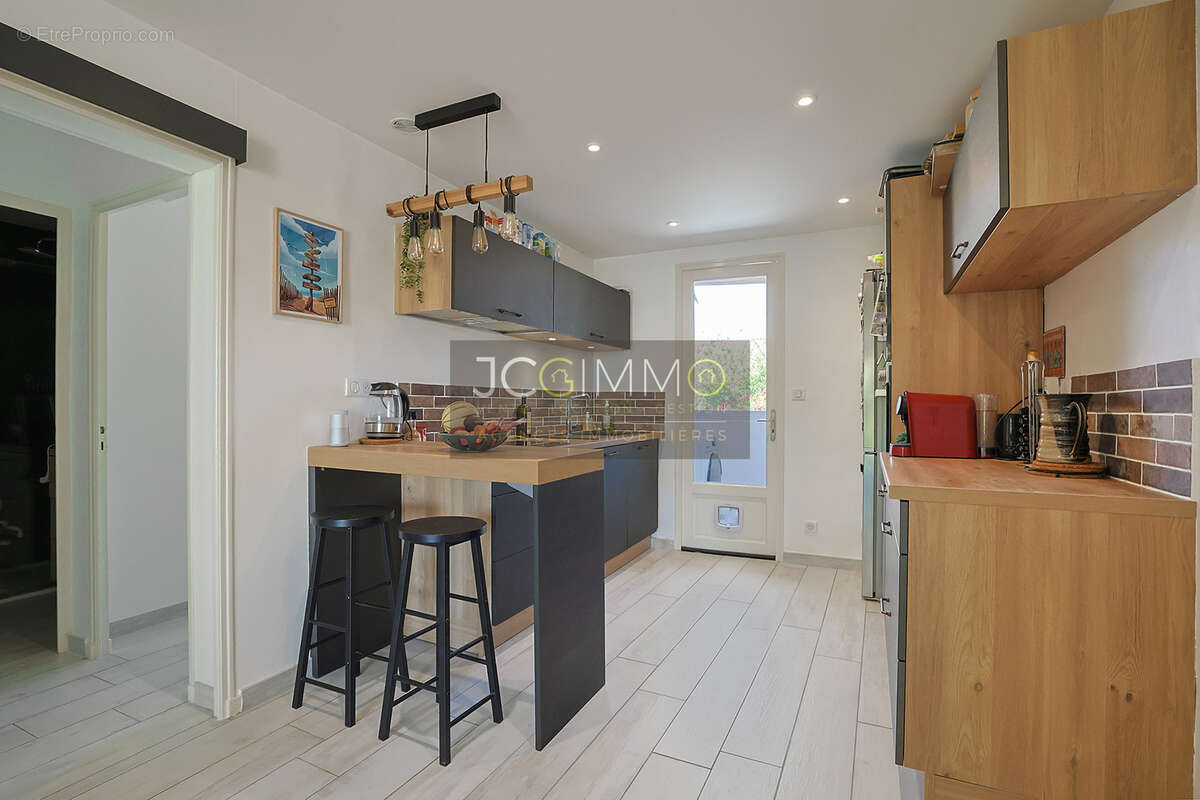 Appartement T3 - 56,05m2 + Garage + Cave (25,6 m2) + Terrasse - Le Pradet 'Les Gravettes' - photo 7