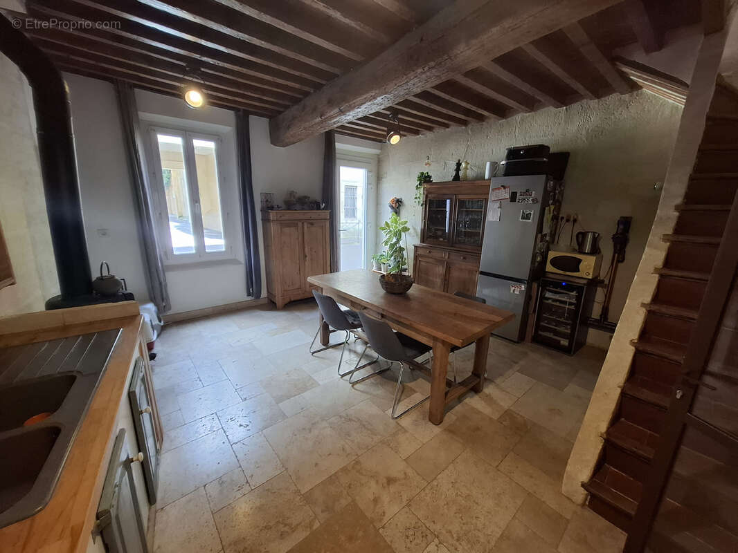 Maison à FONTVIEILLE