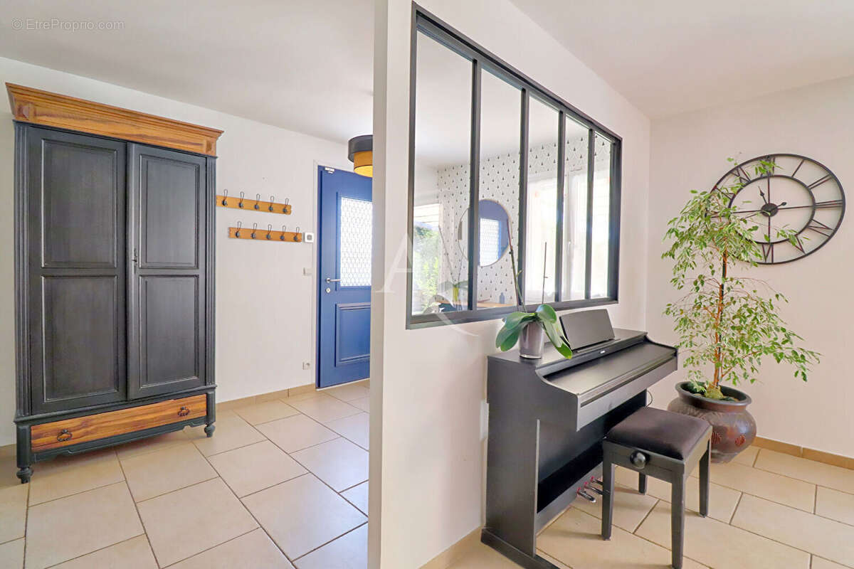 Villa type 6 avec jardin paysage piscine chauffee garage a greoux les bains - photo 9