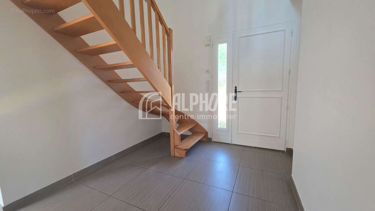 Maison contemporaine sous le signe de la lumière et du confort - 5 pièces - Saint-André-des-Eaux - photo 6