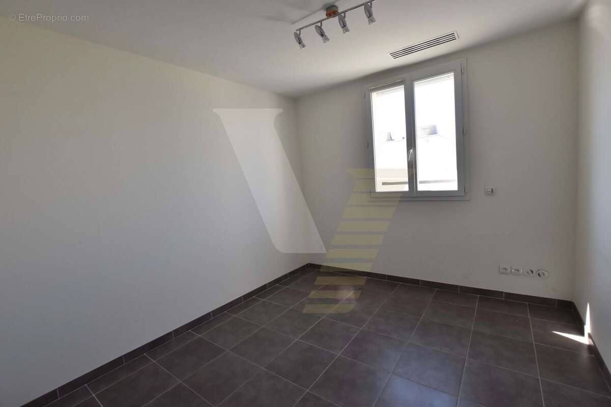 Appartement à VILLENEUVE-LES-BEZIERS