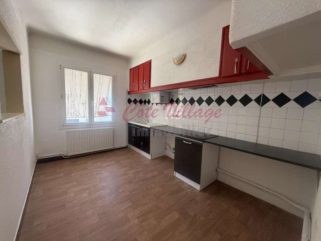 Narbonne Immeuble de rapport comprenant 2 appartements et un local commercial - photo 11