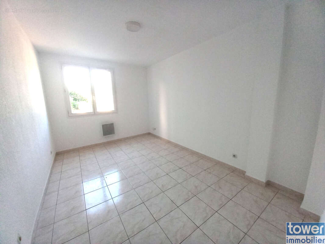 Appartement T4 de 90 m2 avec terrasse   Centre-ville   Résidence sécurisée - photo 12