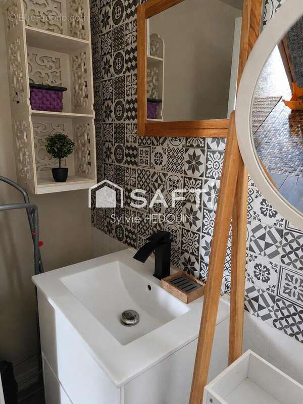 Maison 78 m² à Saint-Cyr-En-Pail  - photo 7
