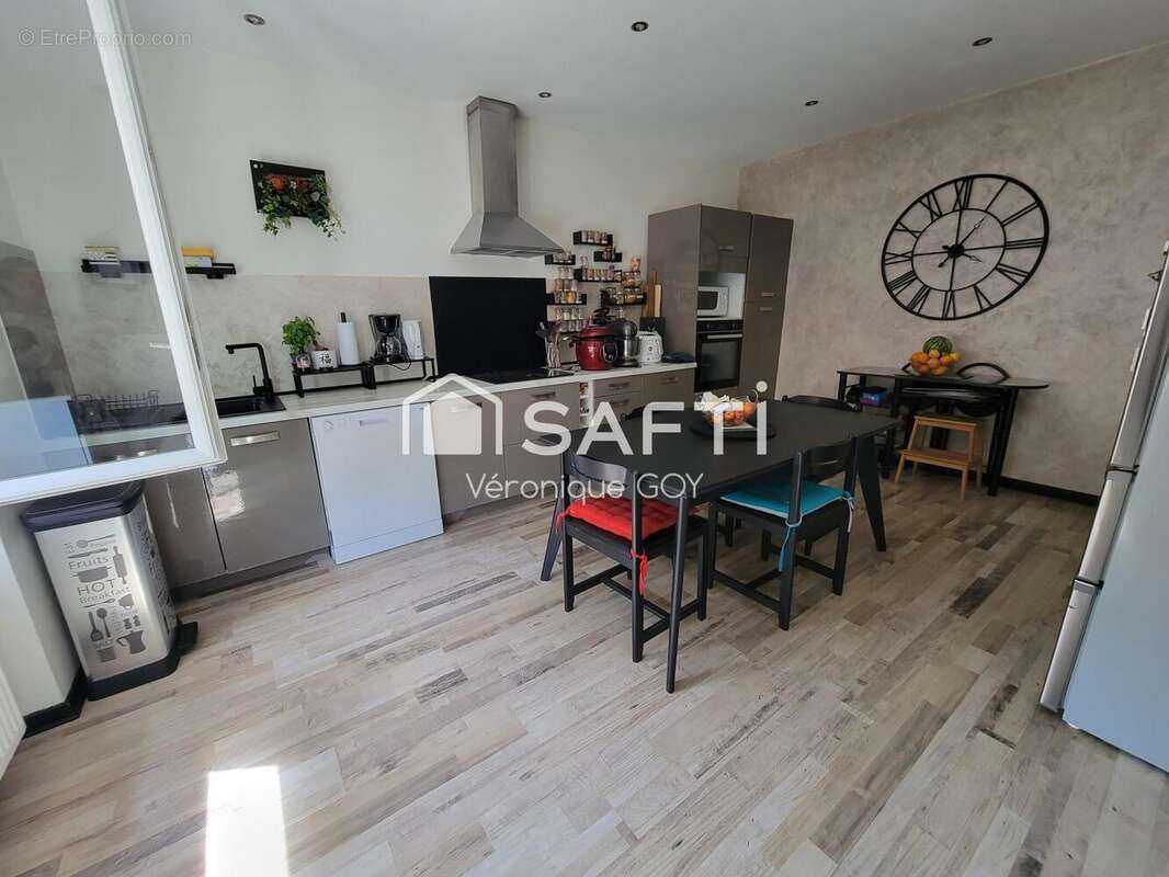 Maison 129 m² à Medillac  - photo 3